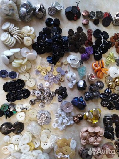 Пуговицы разные