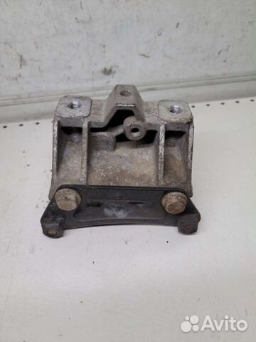 Кронштейн кпп левый VW Audi Skoda 1K0199111D