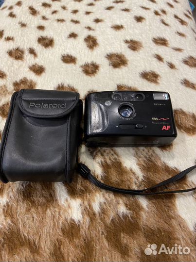 Плёночный фотоаппарат (Polaroid)