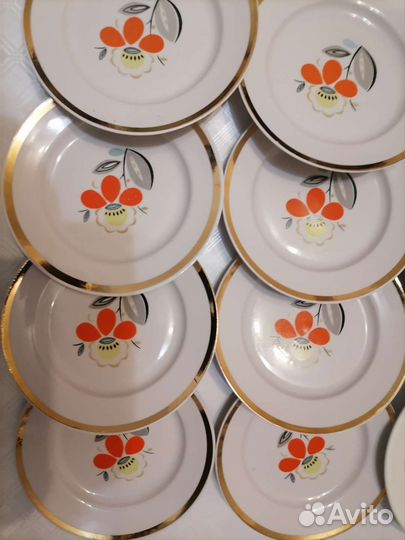 Тарелки разные