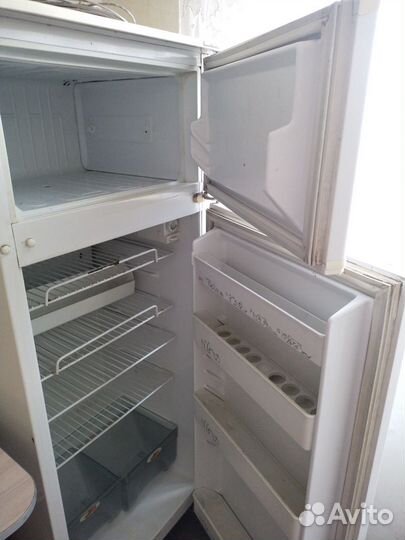 Холодильник бу рабочий