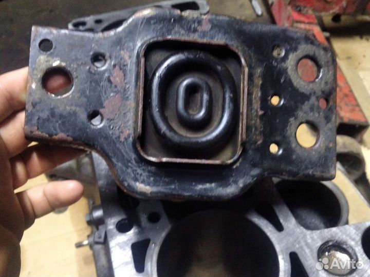 Опора двигателя правая к4м760