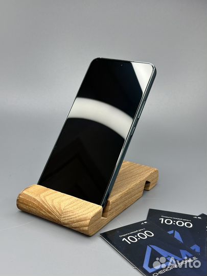 Samsung Galaxy S22, 8/256 ГБ