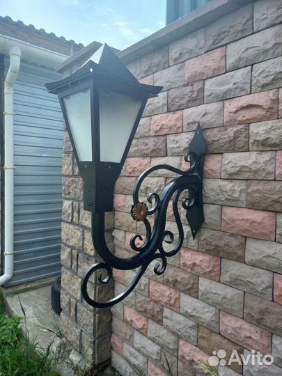 Кованые бра на крыльцо