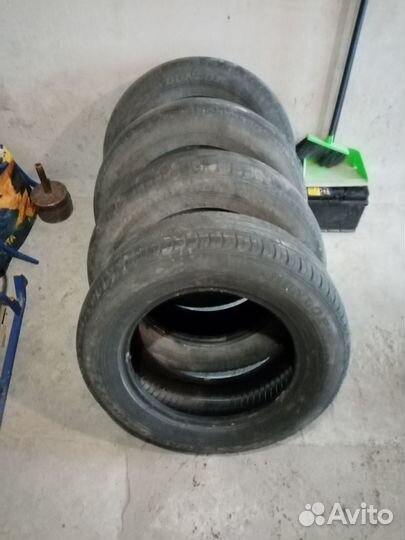 Dunlop Grandtrek AT3 215/65 R16