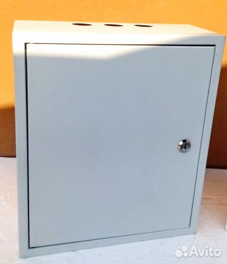 Металлический ящик с замком влагозащищенный