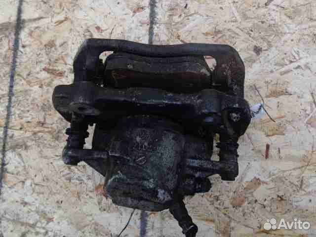 Суппорт передний правый Mercedes C-klasse W204