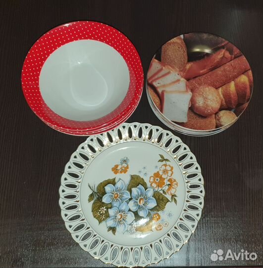 Тарелки в красный горошек, тарелки хлеб+сыр,резная