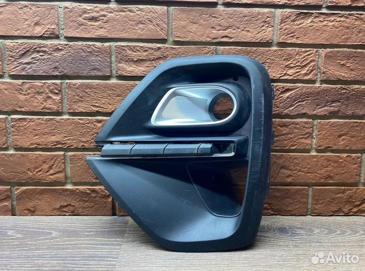 Рамка противотуманной фары левой Kia Sportage 18+