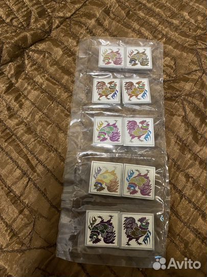 Значки (ситалл) сувенирные год петуха 1993 год