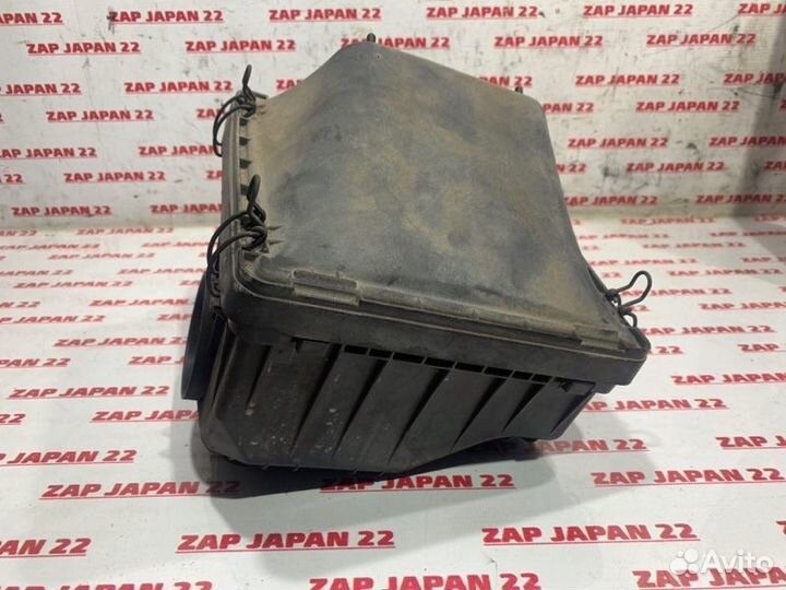 Корпус воздушного фильтра Mitsubishi Challenger