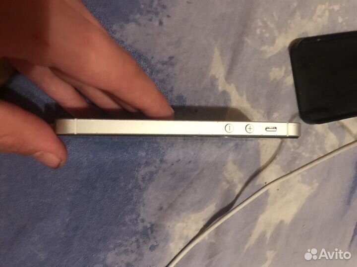 Телефон iPhone se