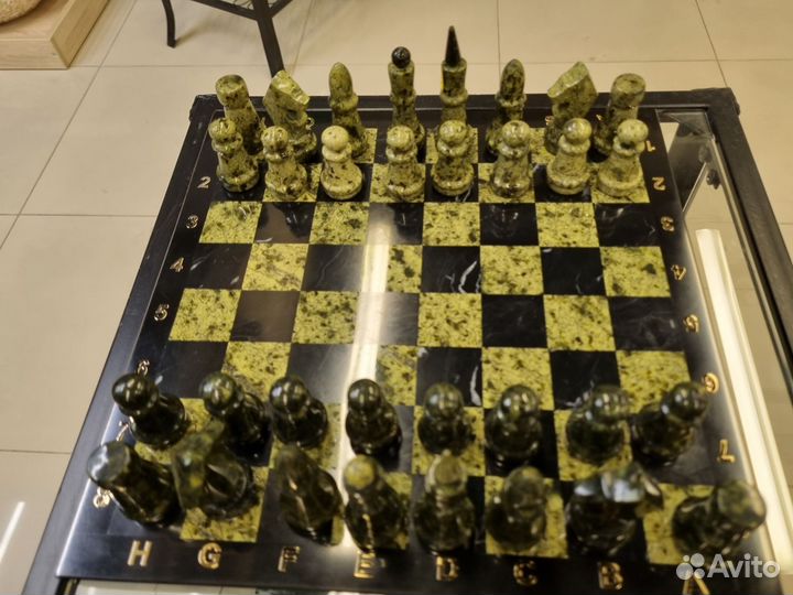 Шахматы из змеевика