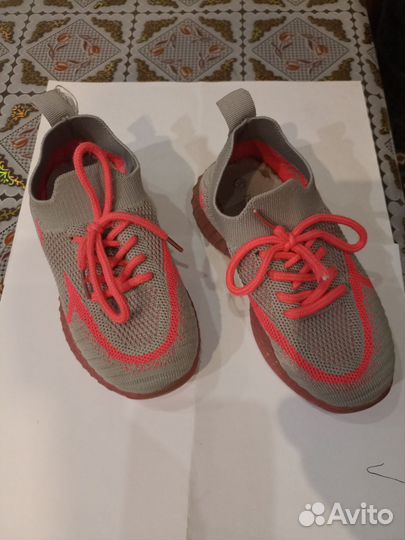Кроссовки детские Р. 30. Б.у.Отличное состояние
