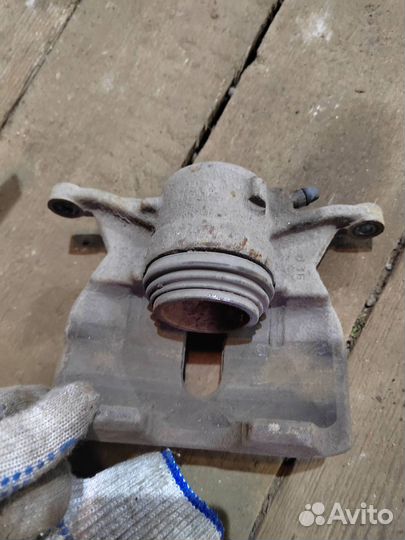 Передние тормозные суппорта skoda octavia a7