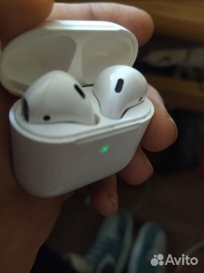 Беспроводные наушники apple airpods