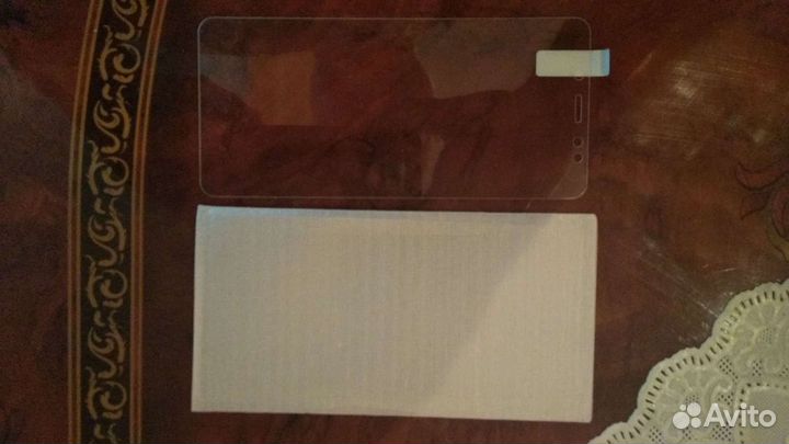 Защитное стекло телефона