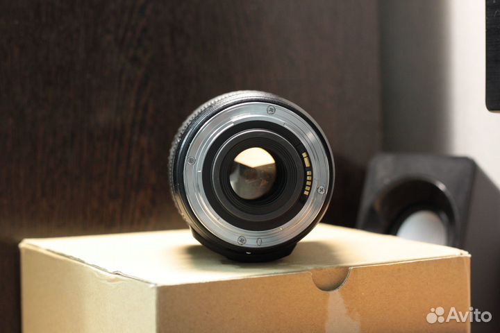Объектив Canon