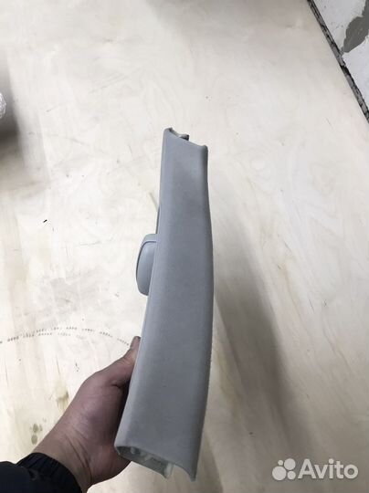 Обшивка левой стойки Passat B7