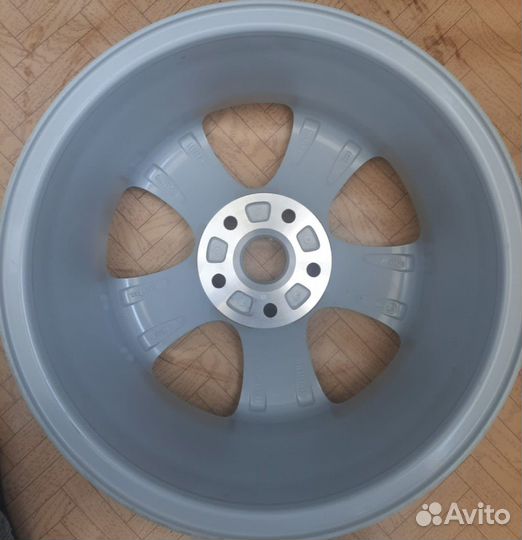 Литой диск r 16