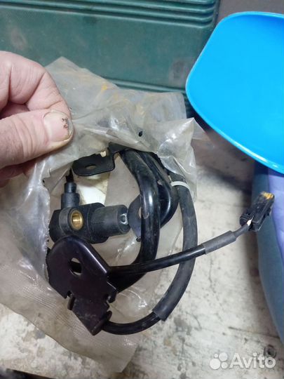 Датчик абс задний левый