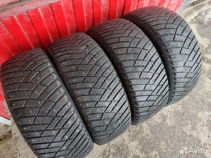 Goodyear Ultragrip Ice Arctic 215/55 R17 98T