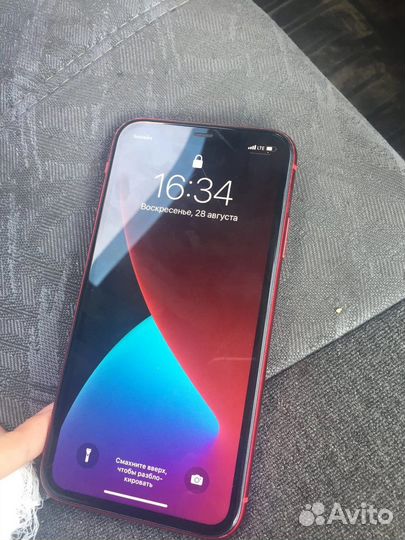 Телефон iPhone 11 64гб