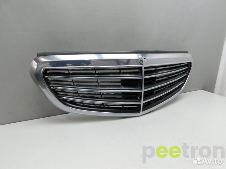 Б/У Решетка радиатора A2128801483 mercedes-benz