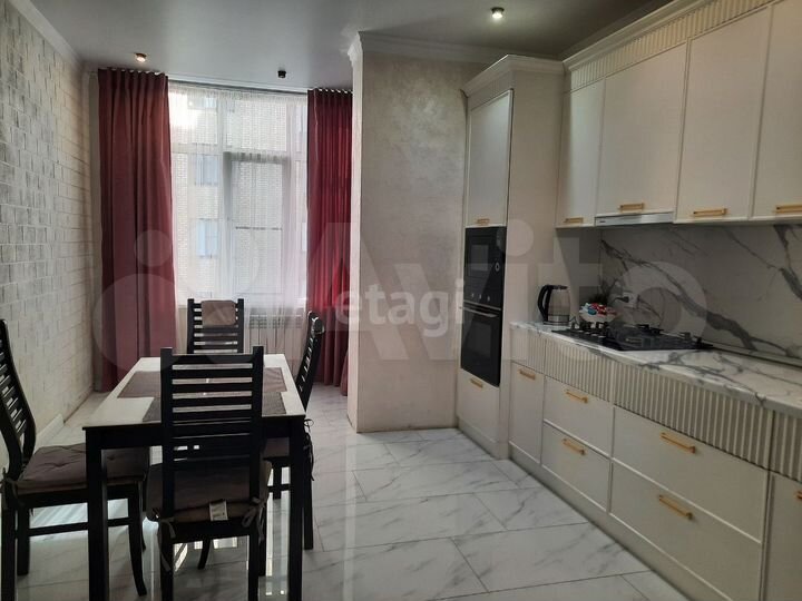 3-к. квартира, 123 м², 4/10 эт.