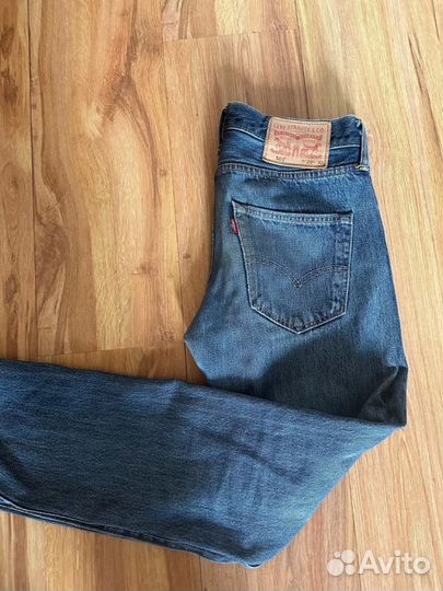 Побитые джинсы Levis 501