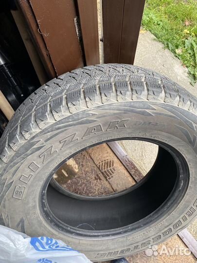 Bridgestone Blizzak DM-V1 265/65 R17 112R
