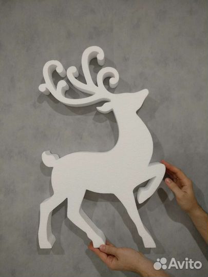 Новогодние декорации из пенопласта Олени