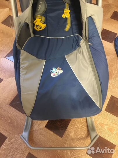 Детские санки на колесиках и без