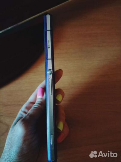 Телефон Sony xperia z2
