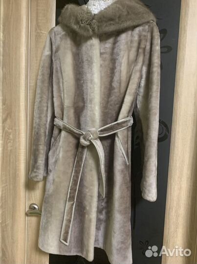 Шуба мутоновая с капюшоном