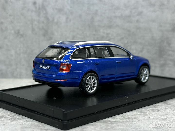 Модель автомобиля Skoda Octavia A7 Combi 1:43