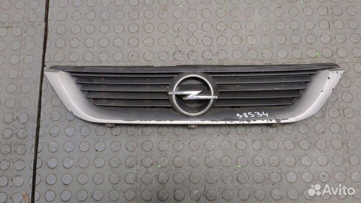 Решетка радиатора Opel Vectra B, 1997