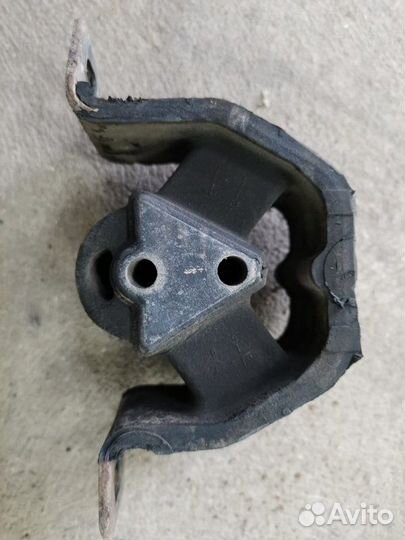 Подушка двигателя левая Daewoo Nexia седан N150