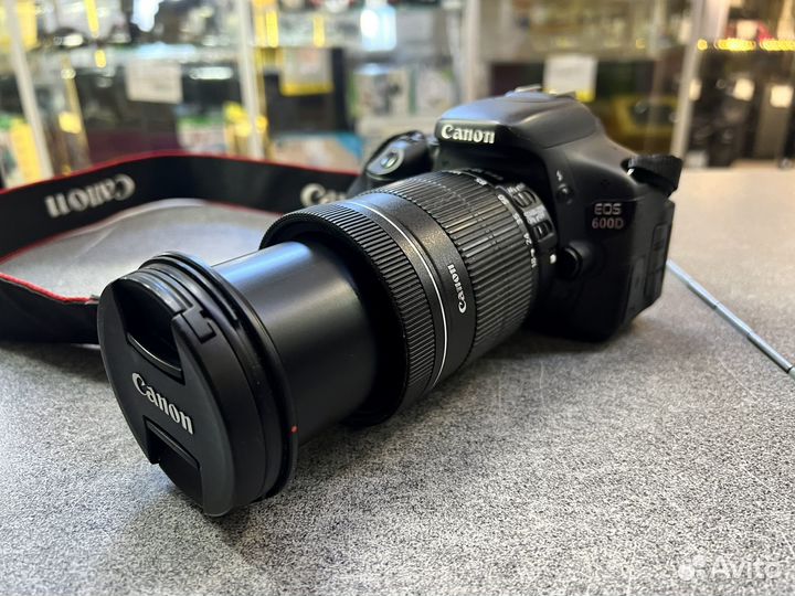 Canon 600d 18-135 как новый, полный комплект