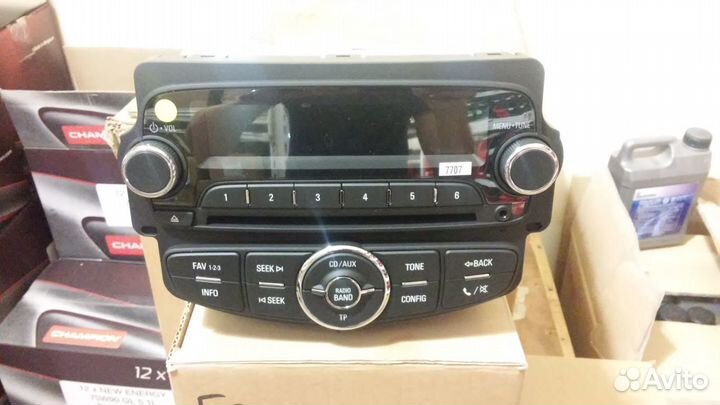 Штатный радиоприемник на Круз