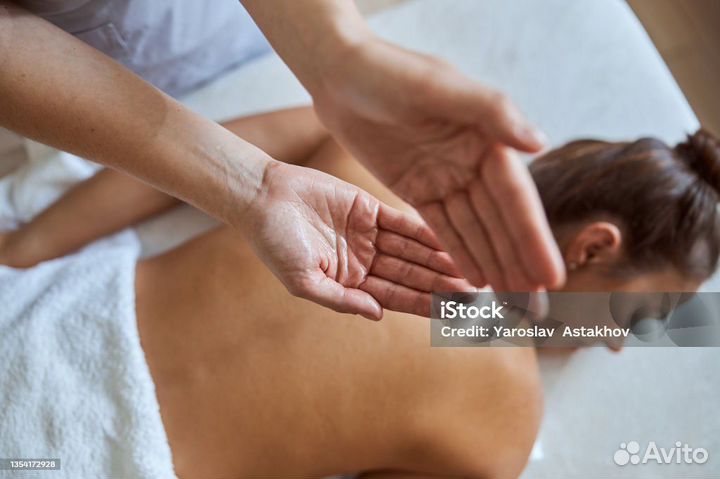 Массажистка