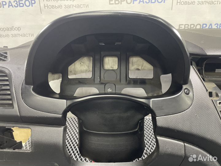 Торпедо Hyundai Solaris 2010-2017