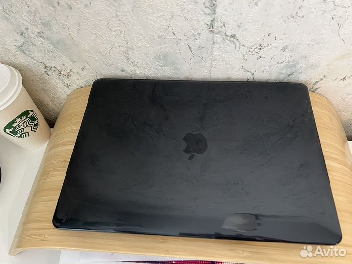 Чехол на MacBook Pro 13
