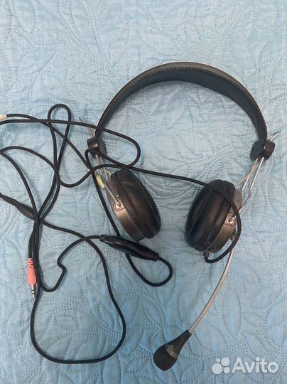 Наушники с микрофоном