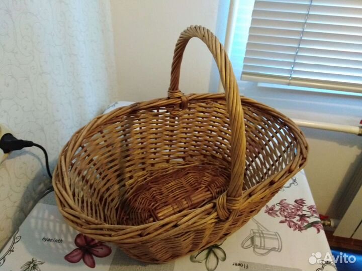 Корзина плетёная ручной работы