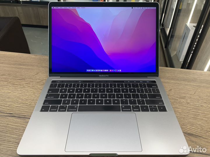 Apple MacBook Pro 13 with Touch Bar i5 2.9ghz 16gb