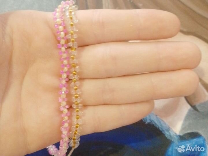 Два браслеты из бисера крестиком