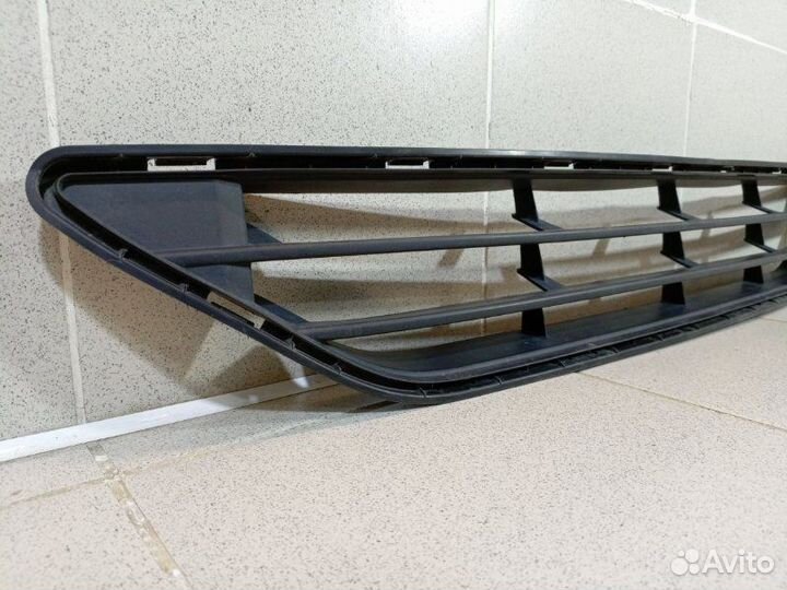 Решетка в бампер центральная Nissan X-Trail T32