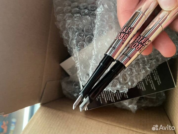 Benefit карандаш для бровей стайлер