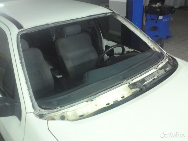 Лобовое стекло Ford Sierra